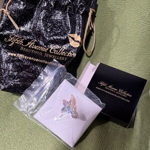 Fleeting Beauty Hummingbird pin